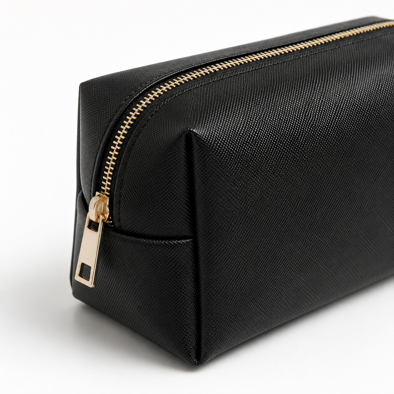 Noir Élégance Beauty Pouch